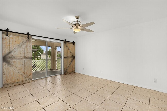 Building Photo - 127 SW 11th Terrace