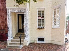 Building Photo - 322 S Washington St