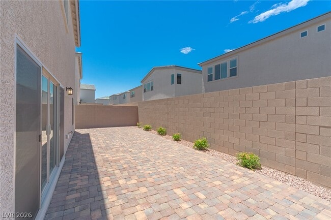 Building Photo - 5749 S Tioga Way