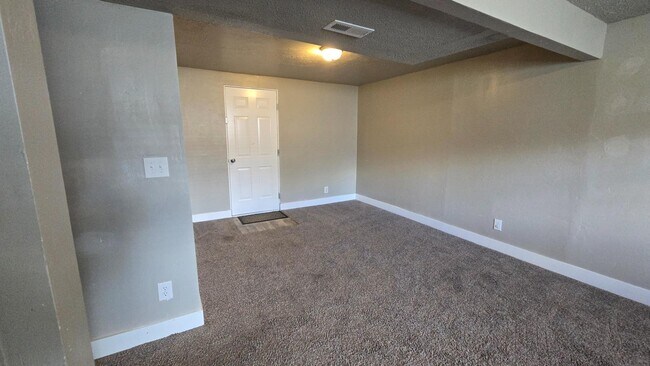 Building Photo - 3933 W Tuscaloosa Way