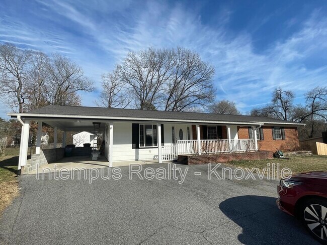 Building Photo - 724 Waco Rd NW