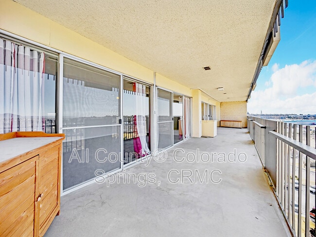 Building Photo - 411 Lakewood Cir