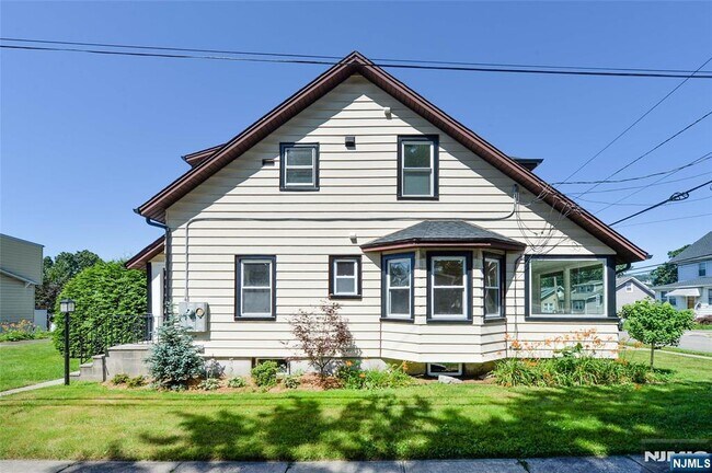 Building Photo - 244 Van Winkle Ave