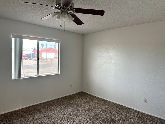 Building Photo - Unfurnished Full Time