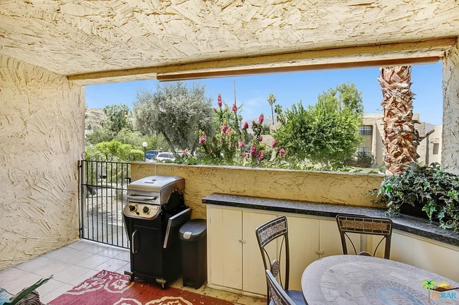 Building Photo - Charming Furnished 1-Bedroom Condo with Mo...