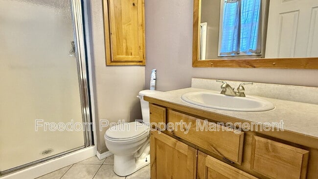 Building Photo - 13904 Cassia St