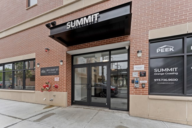 Primary Photo - 49 N Day St