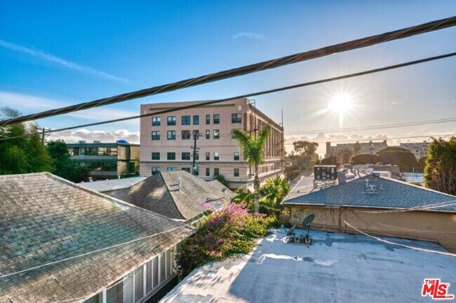 Building Photo - 3008 3rd St