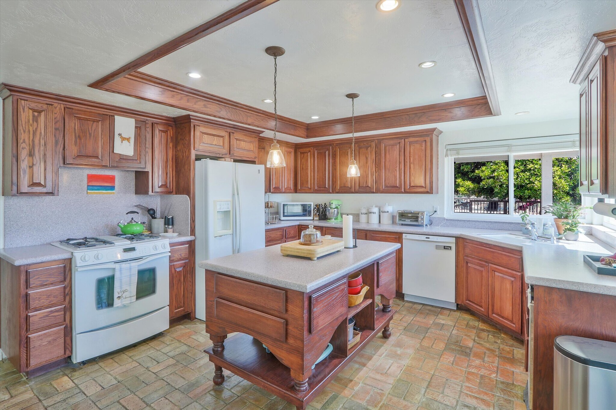 Building Photo - 15549 Vista Vicente Dr