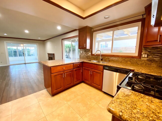 Building Photo - Single Story Home in Walnut Unified School...