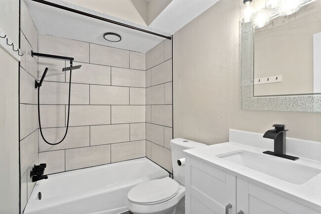 Building Photo - 17114 Beaver Springs Dr