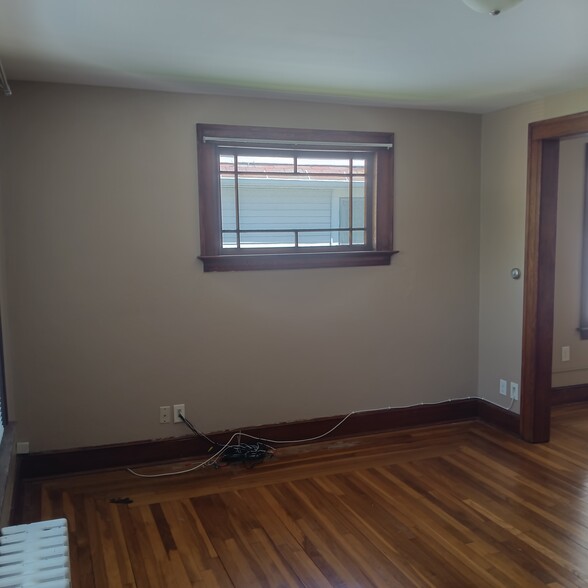 Livingroom - 261 View St