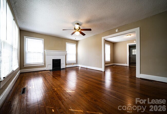 Building Photo - 908 S Juniper St