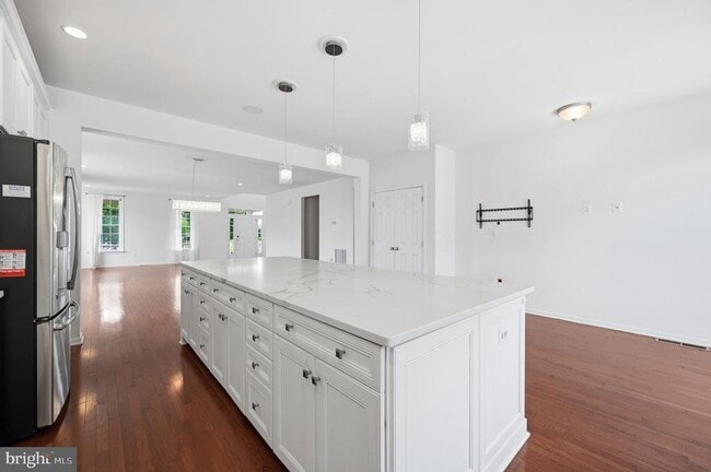 Building Photo - 24267 Purple Finch Dr