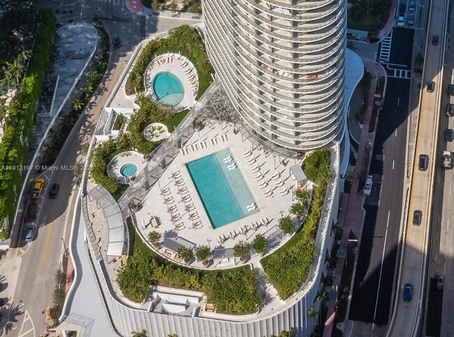 Building Photo - 500 Alton Rd