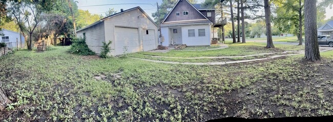 Building Photo - 1404 Callahan St