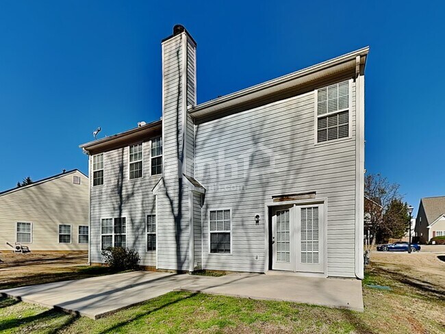 Building Photo - 37 Farm Brook Way