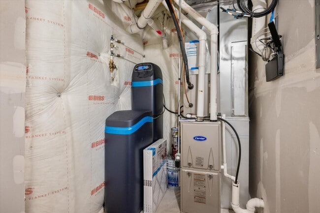 Building Photo - 645 S Plum Creek Ln E