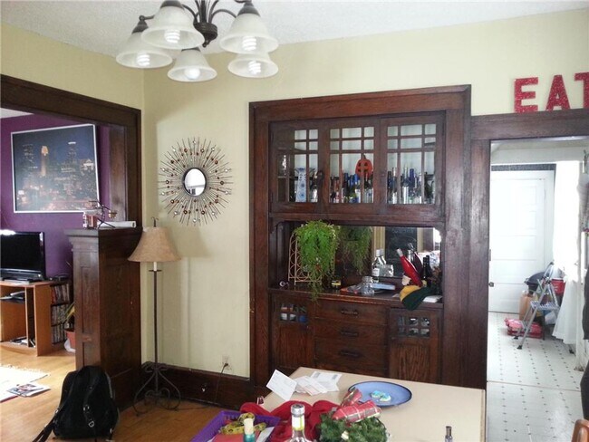 Building Photo - Huge 5 Bedroom Como House for Sept 2026!