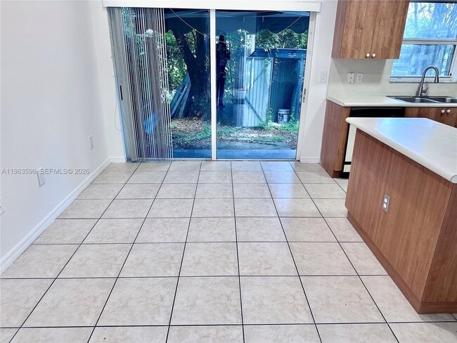 Building Photo - 1631 SE 30th St