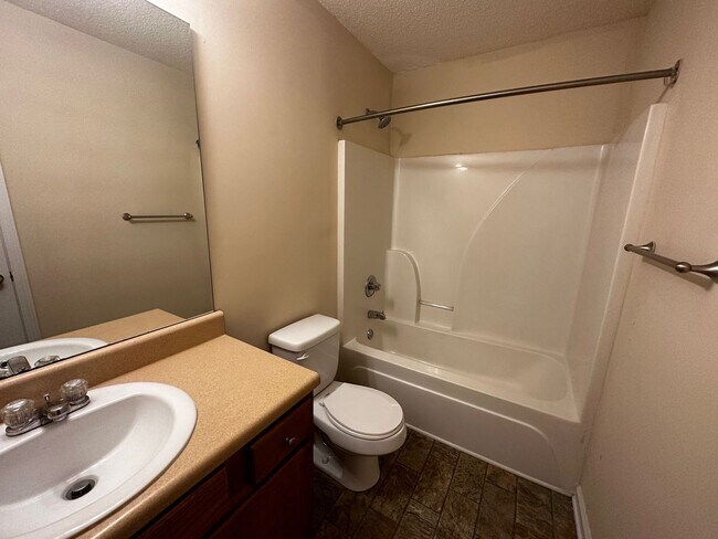 Building Photo - BRIDGEWATER HOME! PRE-LEASING FOR JUNE 20TH!