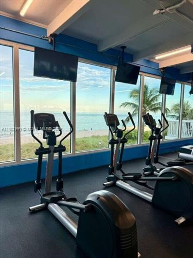 Building Photo - 5401 Collins Ave