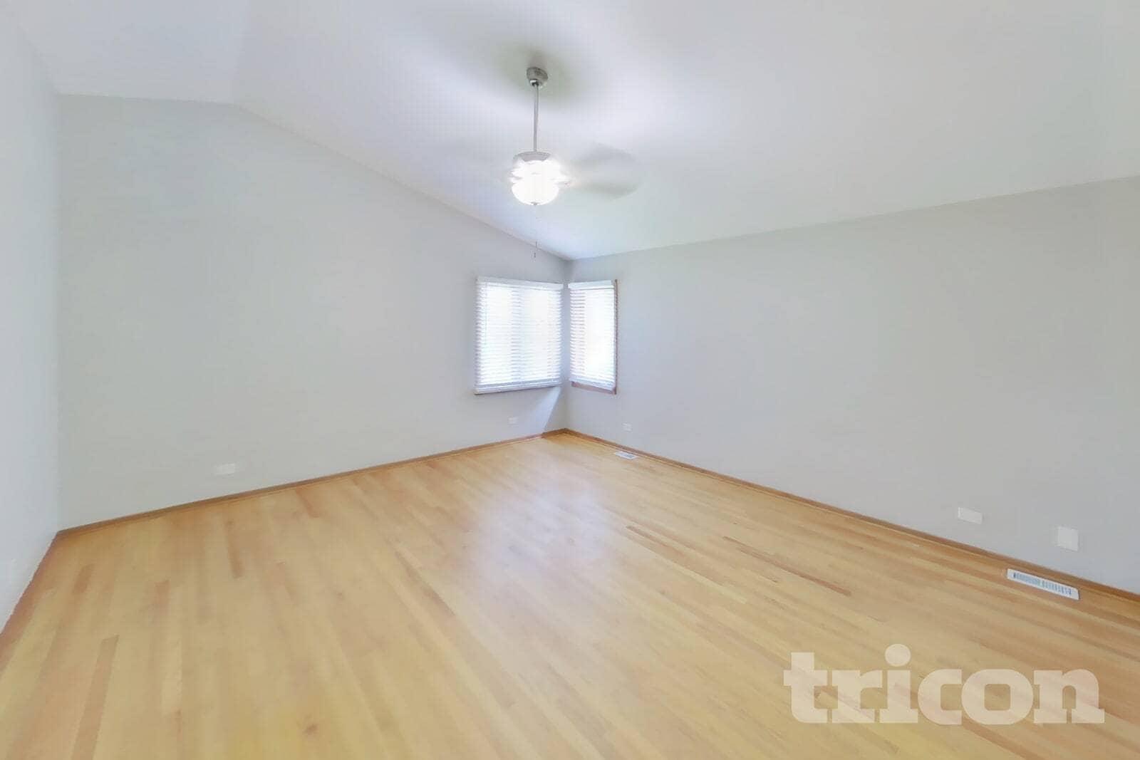 Building Photo - 5004 Lake Dawnwood Dr