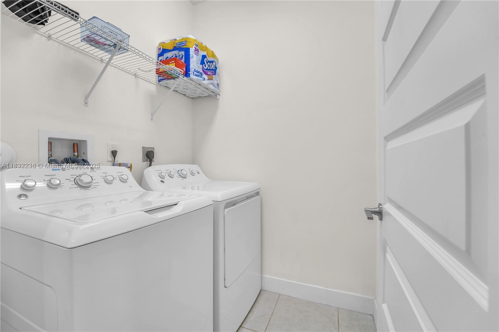 Building Photo - 15850 NW 91st Ct