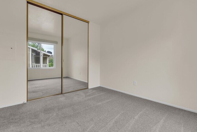 Building Photo - 26316 Los Viveros