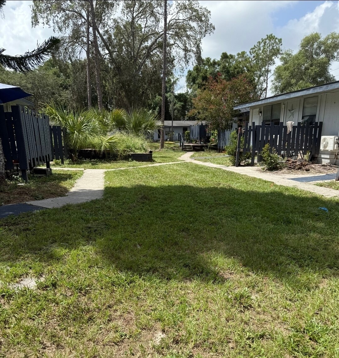 Building Photo - 4927 N Pine Hills Rd