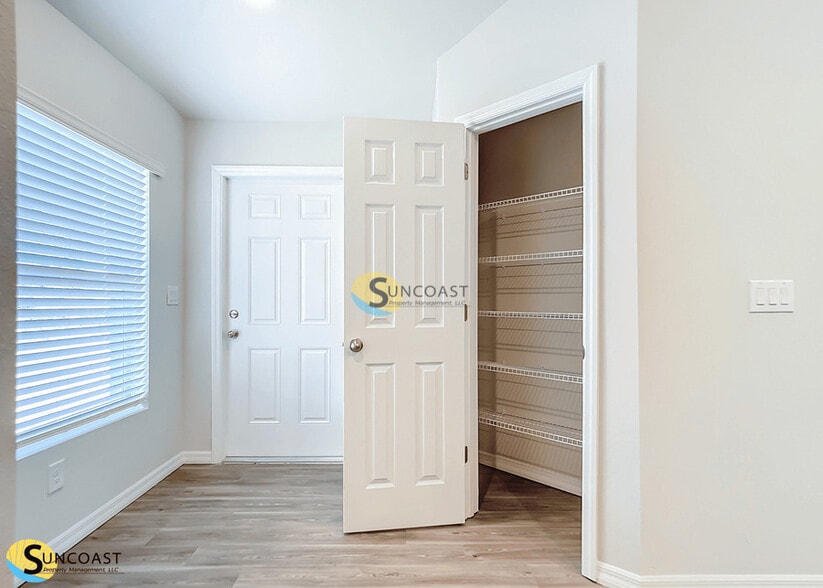 Building Photo - 358 Bamboo Dr