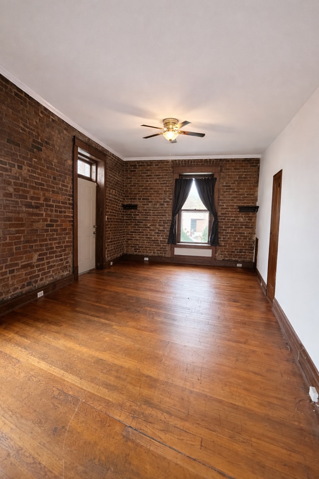 Building Photo - 209 W Fifth Ave