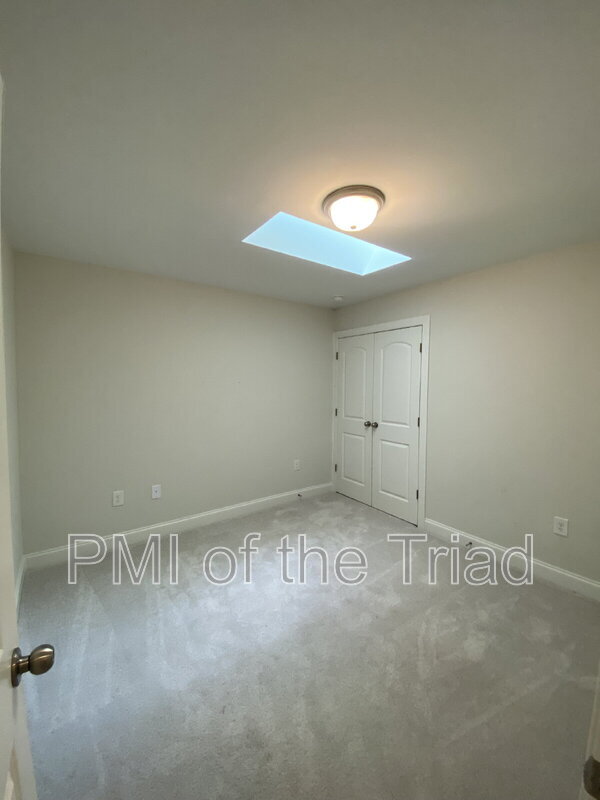 Building Photo - 3835 Thistleberry Rd