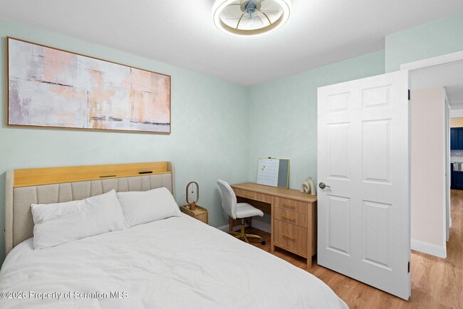 Building Photo - 220 Linden St