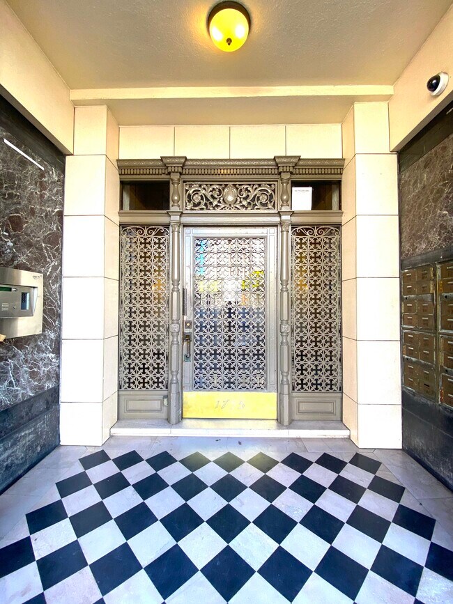 Building Photo - 1735 Van Ness Ave