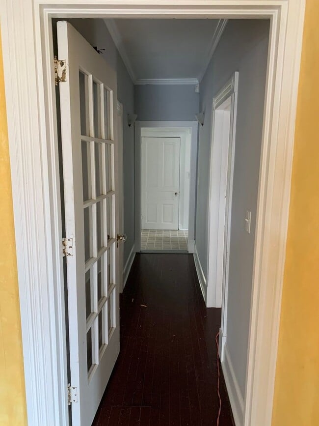 Building Photo - A Wonderful Historic Home in Downtown Wins...