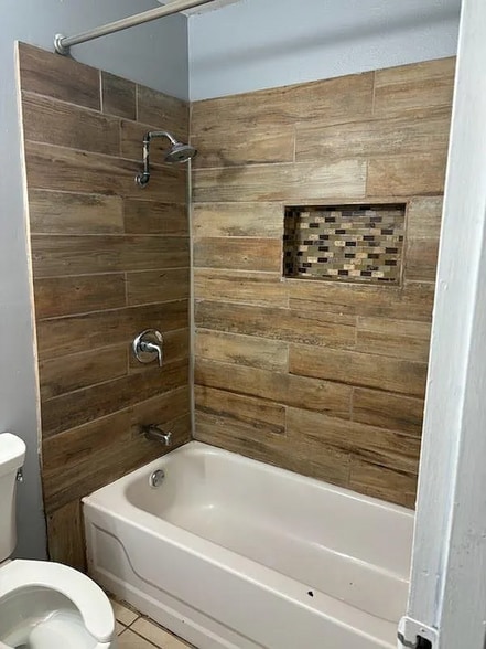 Building Photo - 228 Elmwood Dr