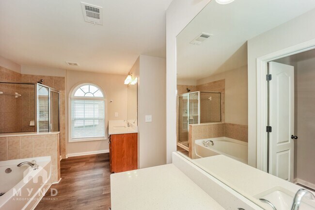 Building Photo - 5660 Halsey trc
