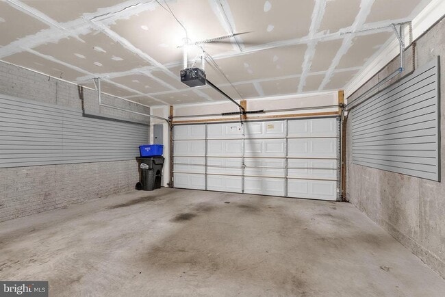 Building Photo - 7015 Trek Way