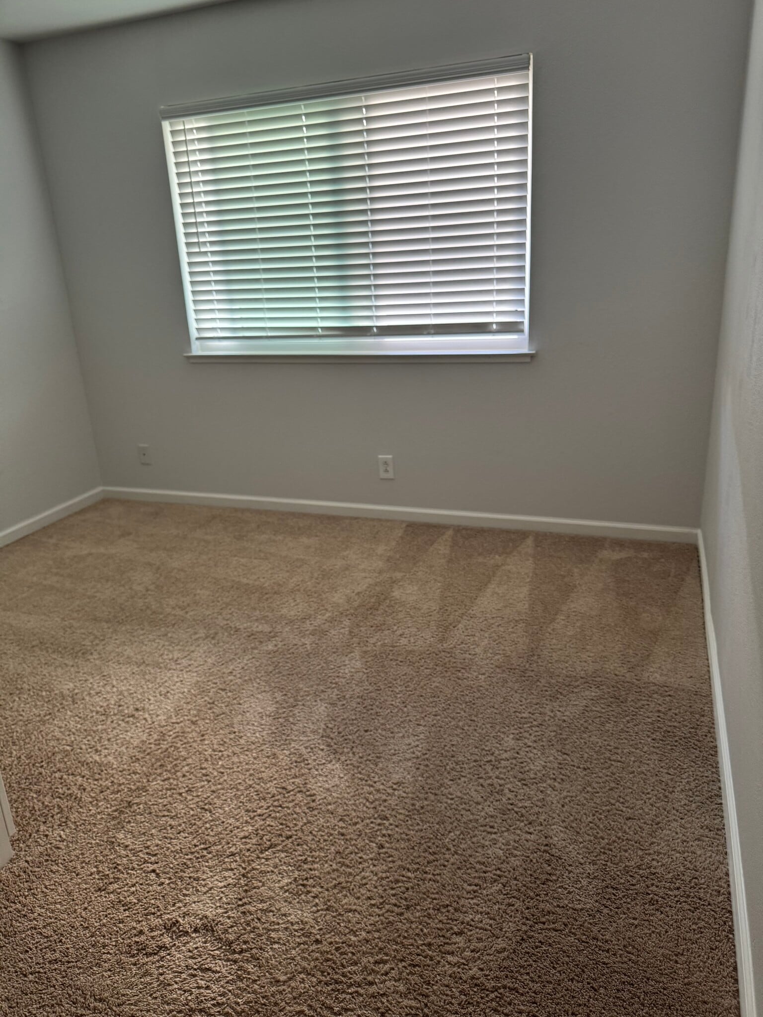 Building Photo - 5618 Madison Ave