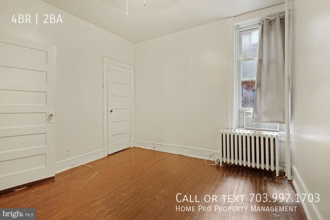 Building Photo - Don't miss out on this prime rental in Was...