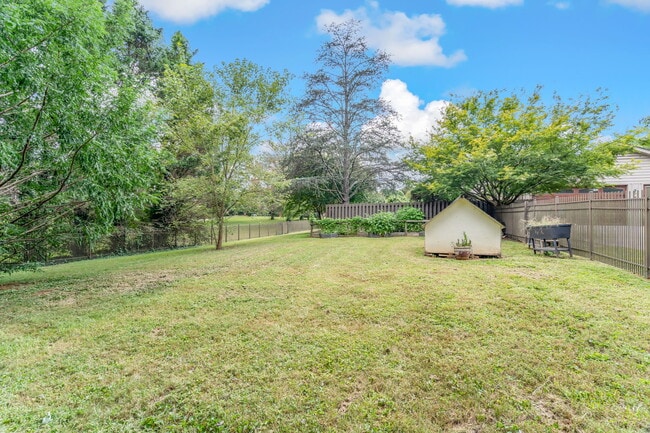 Building Photo - 2016 Rivergate Dr