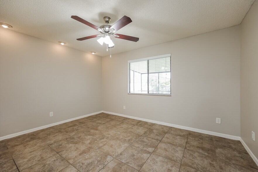 Building Photo - 8476 Coral Dr