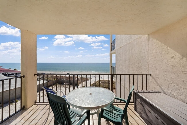 Building Photo - 8815 Thomas Dr