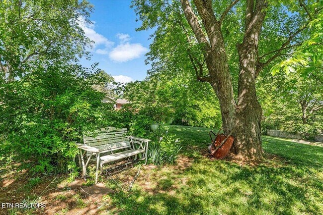 Building Photo - 221 Medford Rd