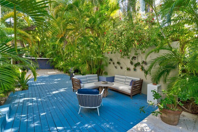 Building Photo - 2755 SW 2nd St