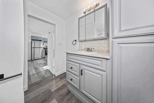 Building Photo - 90 Hillside Ave