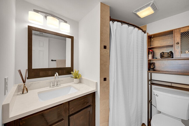 Building Photo - 2850 NE 14th Street Causeway