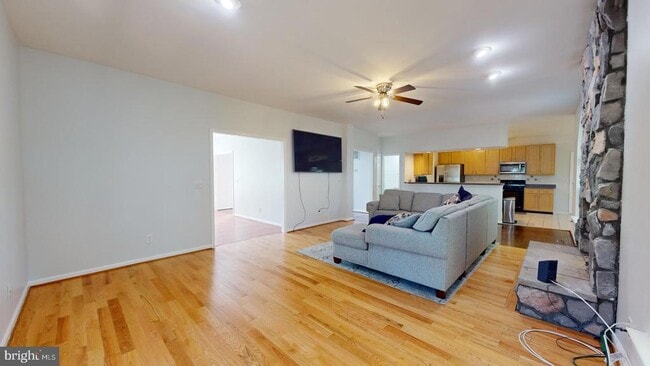 Building Photo - 9811 Fendale Ln