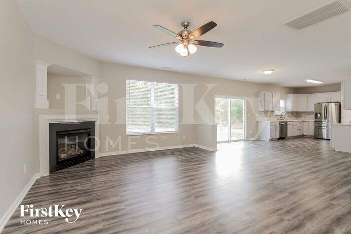 Building Photo - 13704 Stringfellow Ln